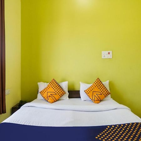Spot On 72060 Hotel Kaushik Kakarmatha 外观 照片