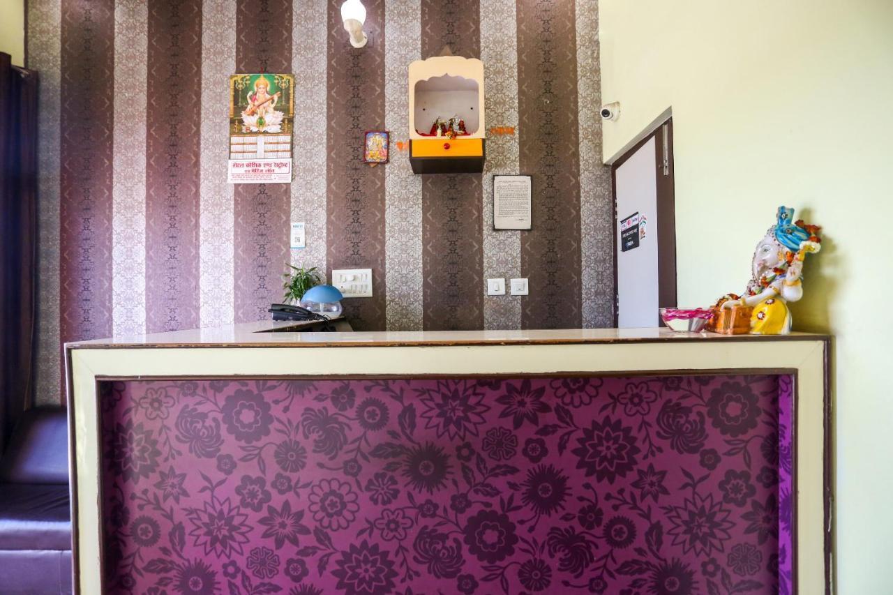 Spot On 72060 Hotel Kaushik Kakarmatha 外观 照片