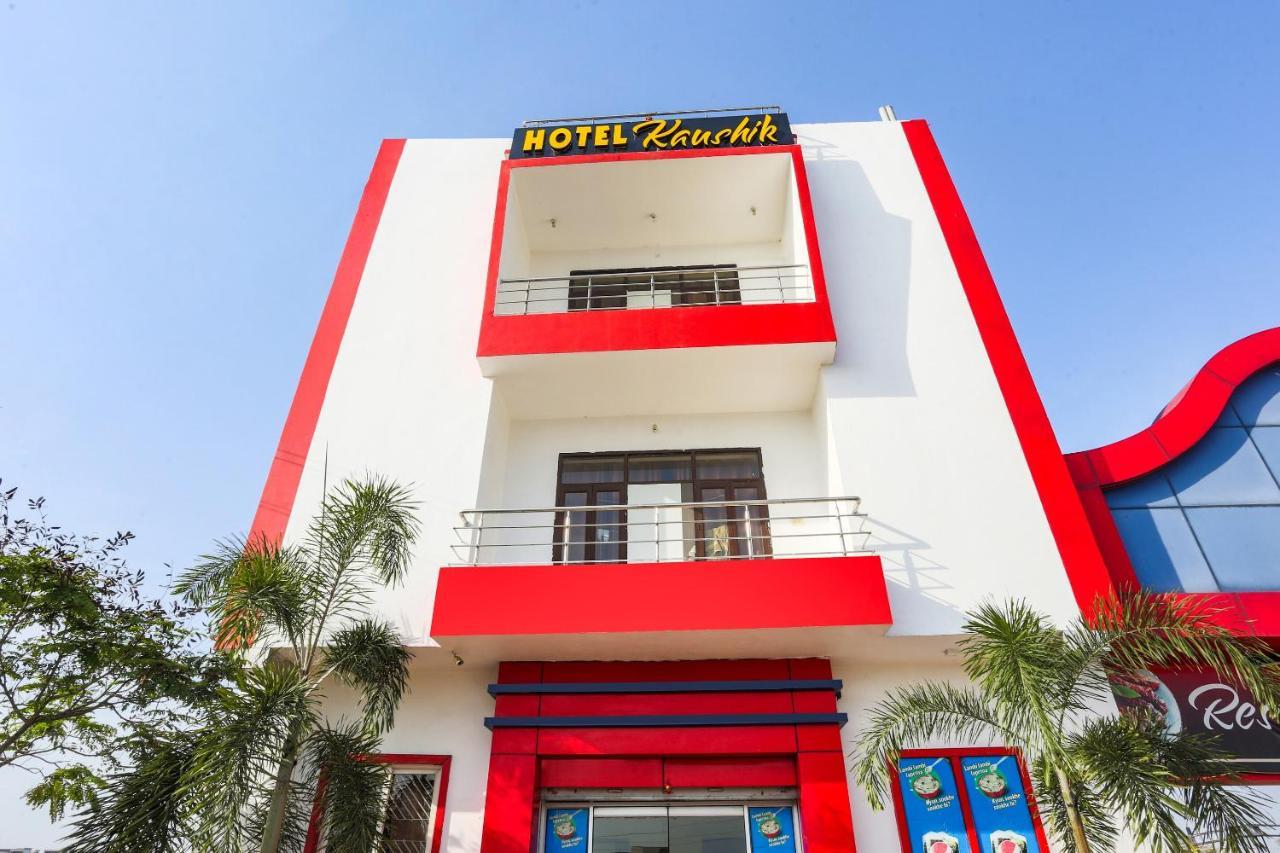 Spot On 72060 Hotel Kaushik Kakarmatha 外观 照片