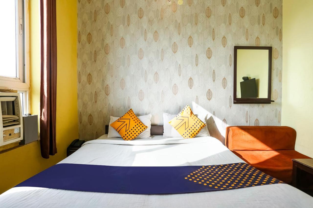 Spot On 72060 Hotel Kaushik Kakarmatha 外观 照片